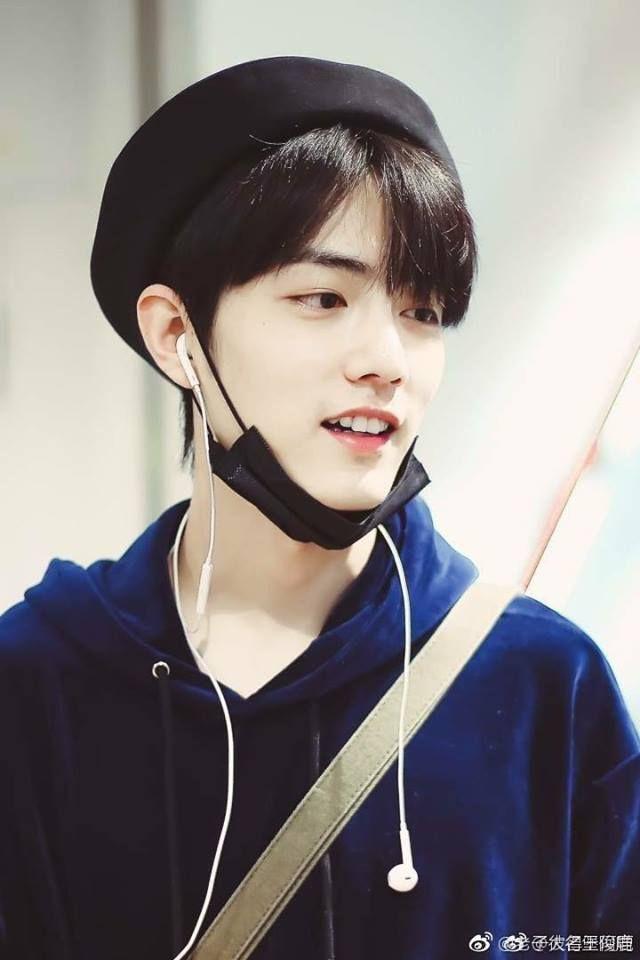 Fan phát hiện Tiêu Chiến và Vương Nhất Bác nhiều lần mặc đụng hàng-8