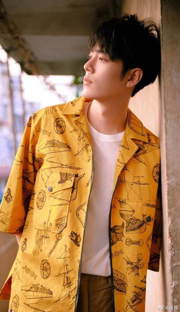Fan phát hiện Tiêu Chiến và Vương Nhất Bác nhiều lần mặc đụng hàng-12