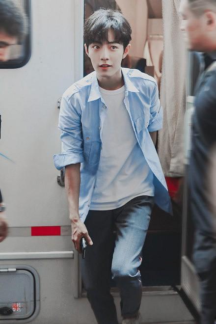 Fan phát hiện Tiêu Chiến và Vương Nhất Bác nhiều lần mặc đụng hàng-14