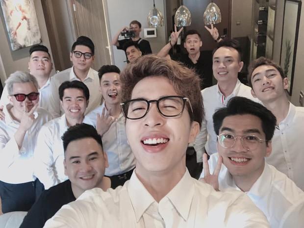 Dàn phù rể toàn gương mặt nổi tiếng trong đám hỏi streamer Xemesis-1