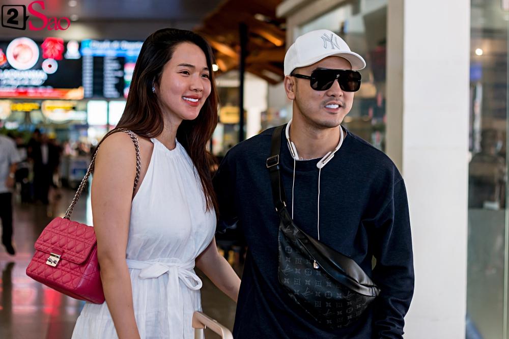 Dàn sao Việt đổ bộ sân bay đi đám cưới Đông Nhi: Diệu Nhi khoe quà, Nhã Phương lẻ bóng-10