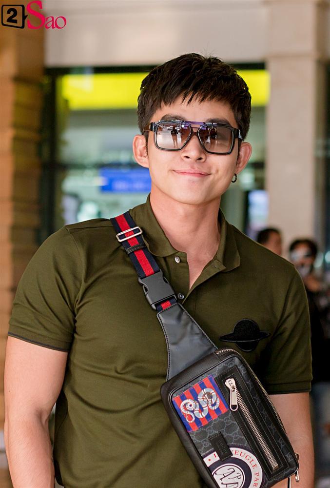 Dàn sao Việt đổ bộ sân bay đi đám cưới Đông Nhi: Diệu Nhi khoe quà, Nhã Phương lẻ bóng-11