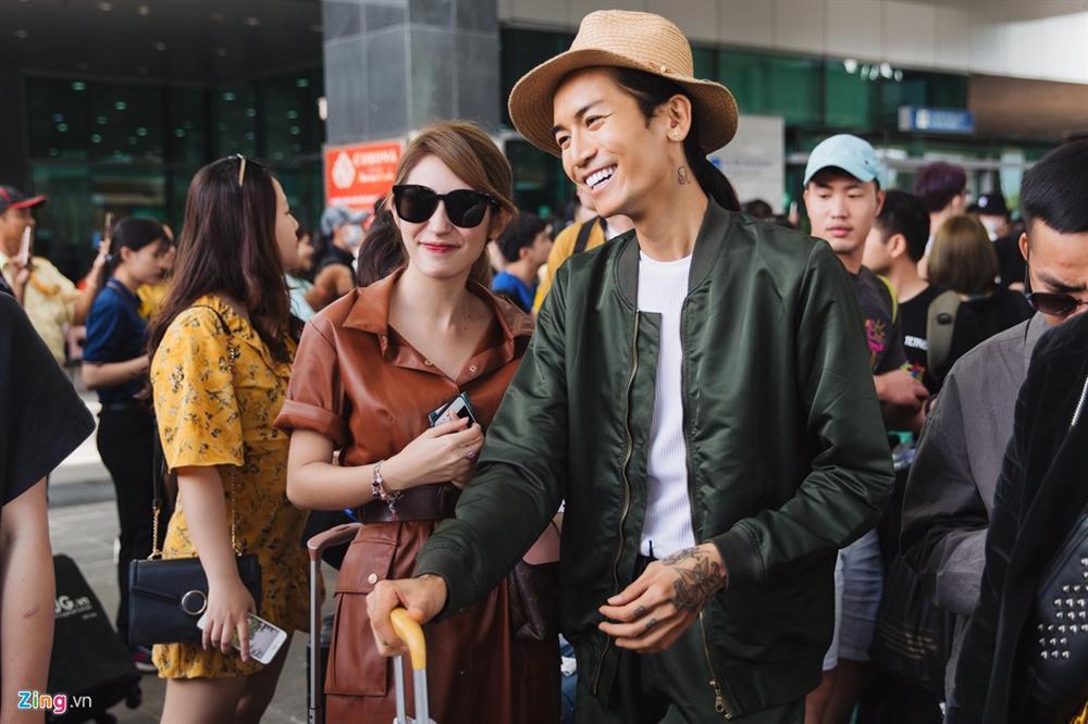 Khổng Tú Quỳnh chạm mặt Ngô Kiến Huy khi tới lễ cưới Đông Nhi-1