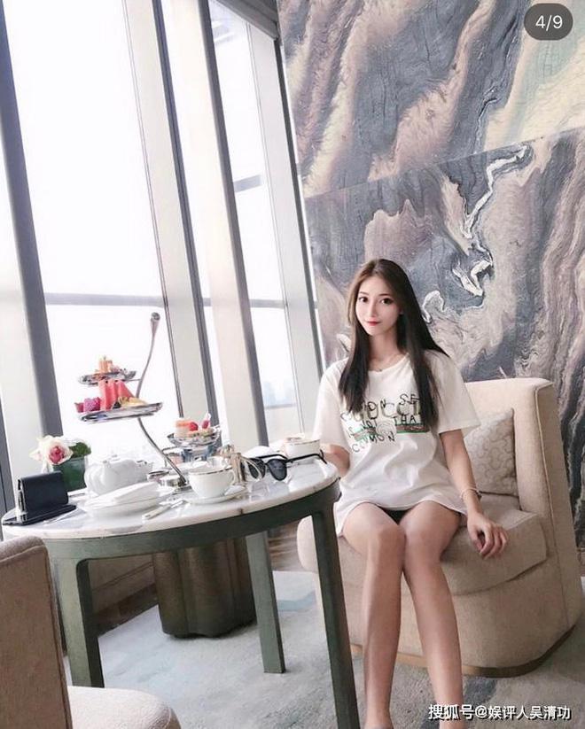 Nữ sinh viên khiến phi công bị cấm bay vì check-in trong buồng lái lộ ảnh quá khứ gây sốc-3