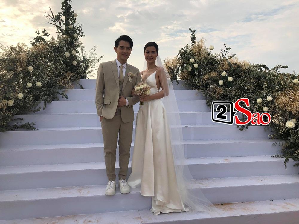 Cô dâu - chú rể xuất hiện từ rất sớm để đón khách-1