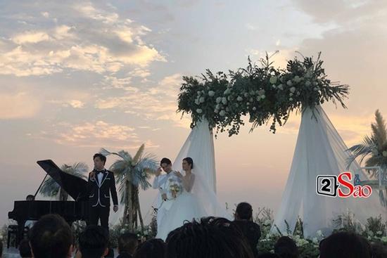 HOT: Ngay tại đám cưới Đông Nhi, Trấn Thành tiết lộ từng 'cua' nữ ca sĩ nhưng bị từ chối