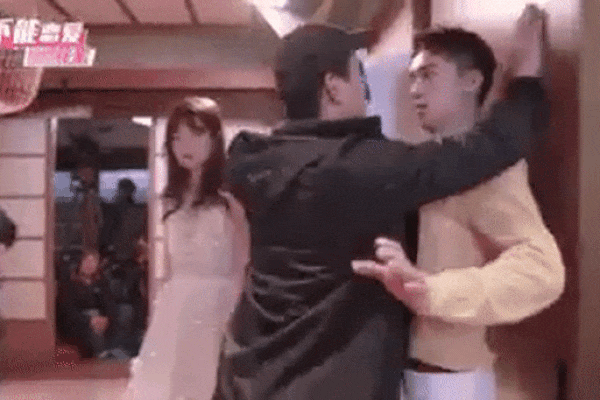 Sự thật khó tin đằng sau những cảnh hôn mùi mẫn trong phim Hoa - Hàn-7