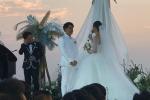 Gái ế Ngô Thanh Vân giãy giụa khi bị ép buộc nhận hoa cưới của Đông Nhi-2