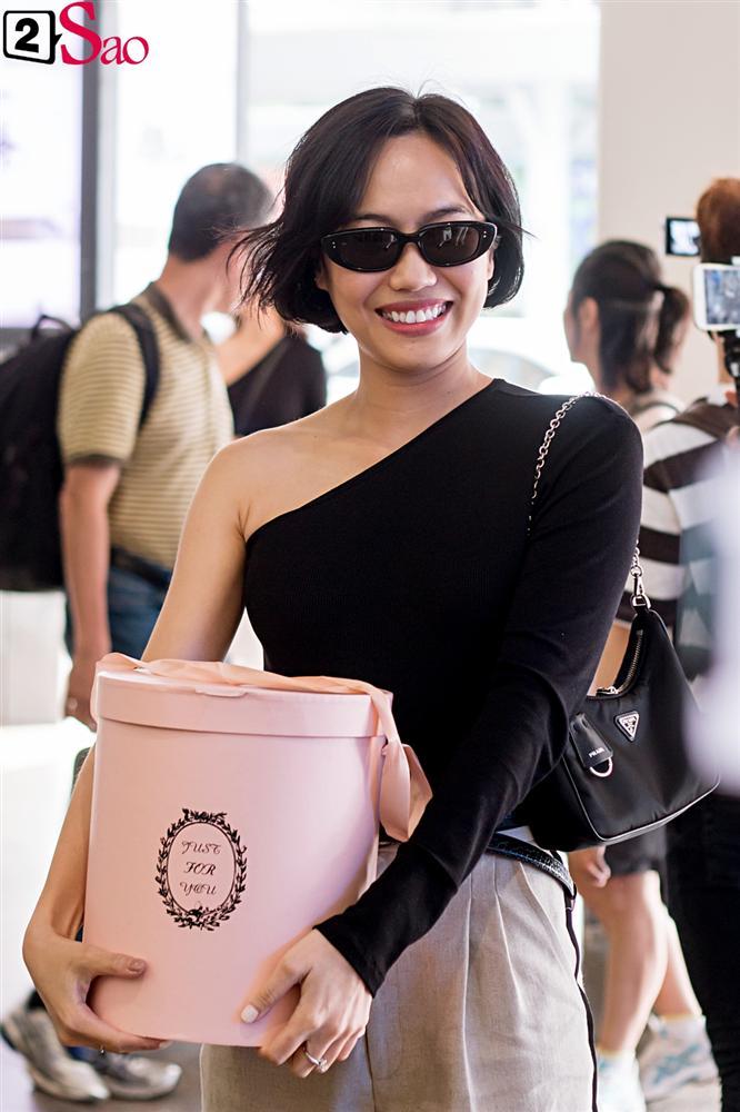 SAO MAKE OVER: Diệu Nhi lộ răng không đều màu - Huyền My thành Na Tra mặt nhọ-1