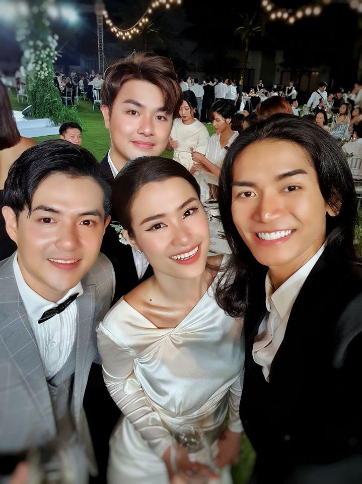 Lầy như sao Việt dự đám cưới Đông Nhi: Ngô Kiến Huy đá xéo cô dâu, Thu Minh tưởng mình là nhân vật chính-9