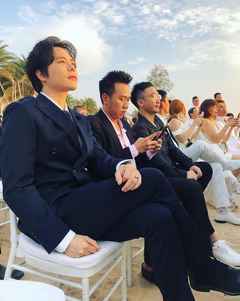 Chuyện chỉ có ở đám cưới Đông Nhi: Vẫn có người lệch dress code, Minh Hằng khâu váy, BB Trần mặc đầm cưới-5