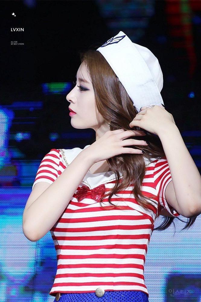 Những nữ thần tượng Hàn sở hữu góc mặt nghiêng xuất sắc nhất qua các thế hệ-10