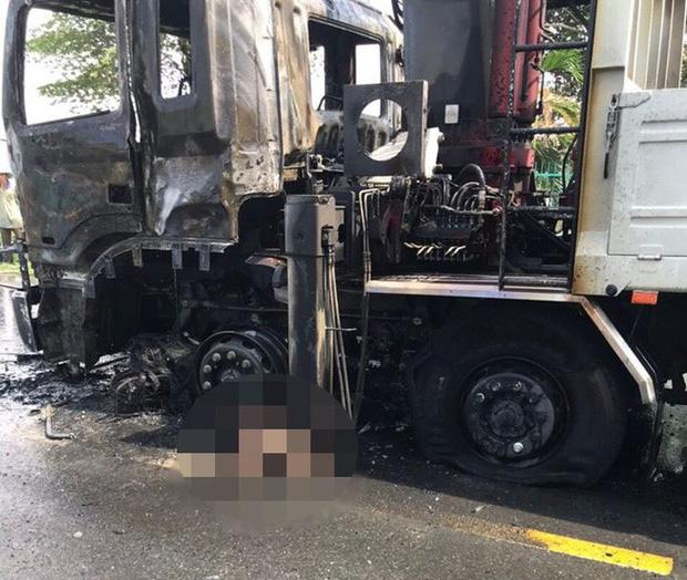 Người đàn ông chết cháy thương tâm sau va chạm kinh hoàng với xe tải-4