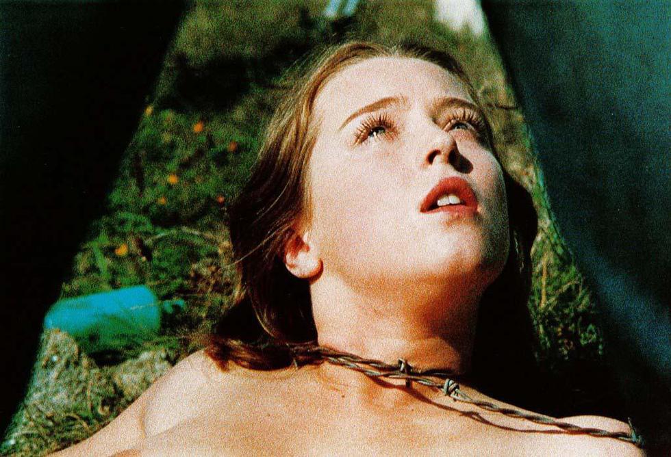 Bật mí những đồ bảo hộ không ngờ của sao khi đóng cảnh 18+-2