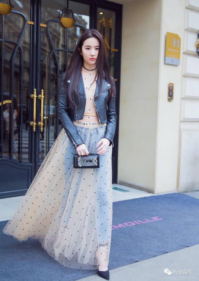 Mặc lời chê diễn xuất, Lưu Diệc Phi vẫn thu hút với gu ăn mặc đẹp-4