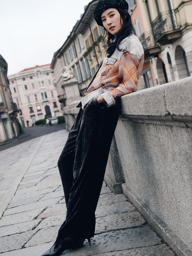 Mặc lời chê diễn xuất, Lưu Diệc Phi vẫn thu hút với gu ăn mặc đẹp-6