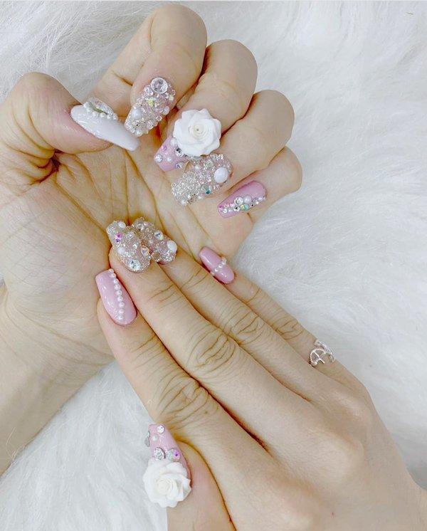 Tham dự đám cưới anh trai, em gái Ông Cao Thắng làm bộ nail đầy ý nghĩa-4