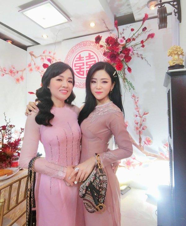 Tham dự đám cưới anh trai, em gái Ông Cao Thắng làm bộ nail đầy ý nghĩa-5