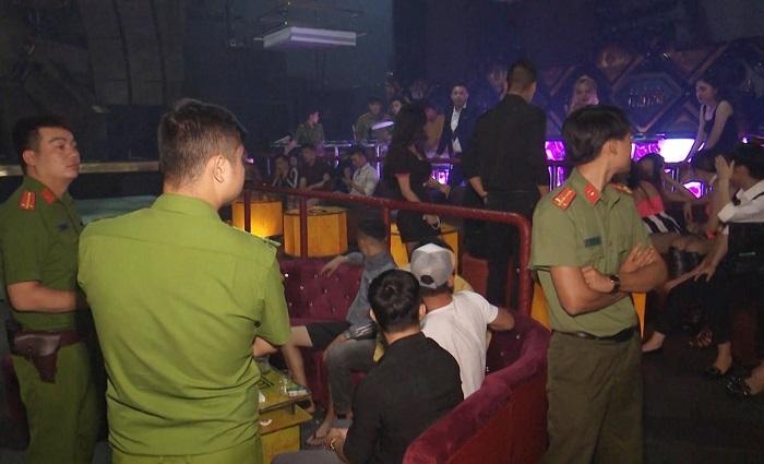 Hàng loạt dân chơi phê ma túy trong quán bar trung tâm Đà Nẵng-1