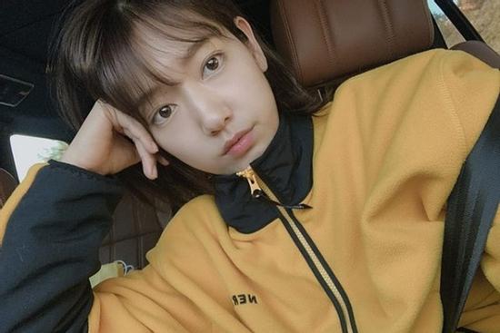Park Shin Hye khoe vẻ ngoài xinh đẹp dù make-up hết sức 'sương sương'
