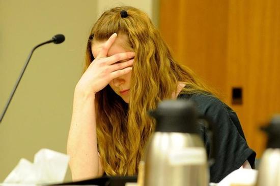 Nữ diễn viên phim kinh dị bắn chết cậu như trong phim