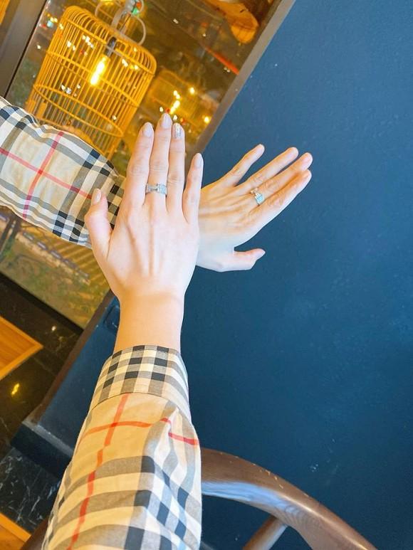 MC Minh Hà đeo nhẫn đôi sau khi dính tin đồn chia tay diễn viên Chí Nhân-2