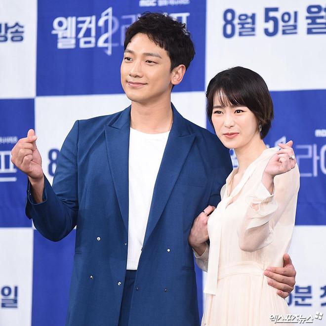 Phản ứng của Kim Tae Hee khi chồng đóng cùng nữ hoàng cảnh nóng-2