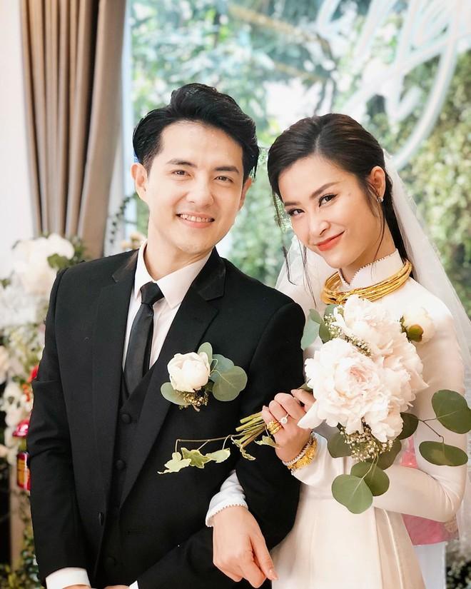 Phong cách thời trang của Ông Cao Thắng ít thay đổi sau 10 năm-1