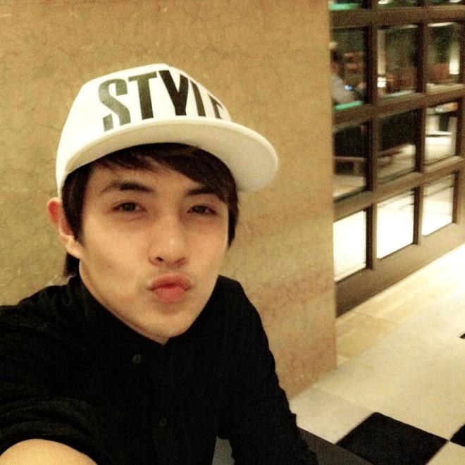 Phong cách thời trang của Ông Cao Thắng ít thay đổi sau 10 năm-7