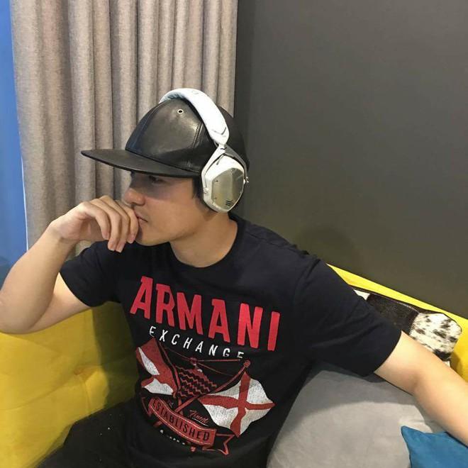 Phong cách thời trang của Ông Cao Thắng ít thay đổi sau 10 năm-8