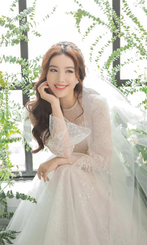 Bảo Thy tung ảnh cưới đẹp ngất ngây, mặc thiết kế cô dâu tương tự Công nương Kate Middleton-2