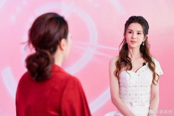 Tiểu long nữ Lý Nhược Đồng gây sốt với sắc vóc nữ thần ở tuổi U50-3