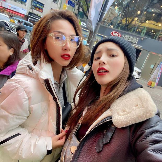 Buồn ngủ đến mấy cũng không thể ngăn Kỳ Duyên và Minh Triệu xếp hàng chờ món súp bò nổi tiếng nhất Seoul: du lịch sướng nhất chính là ăn ngon-2