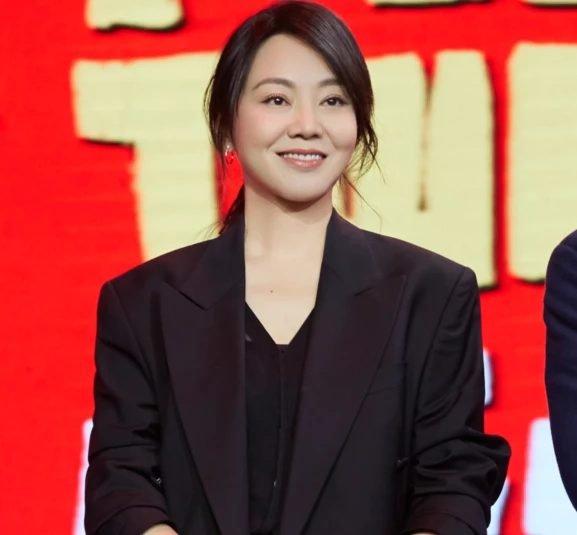 Fan phát hoảng, phản đối khi hay tin Vương Nhất Bác cùng bạn diễn 48 tuổi tạo nên mối tình chị em trong phim mới-5