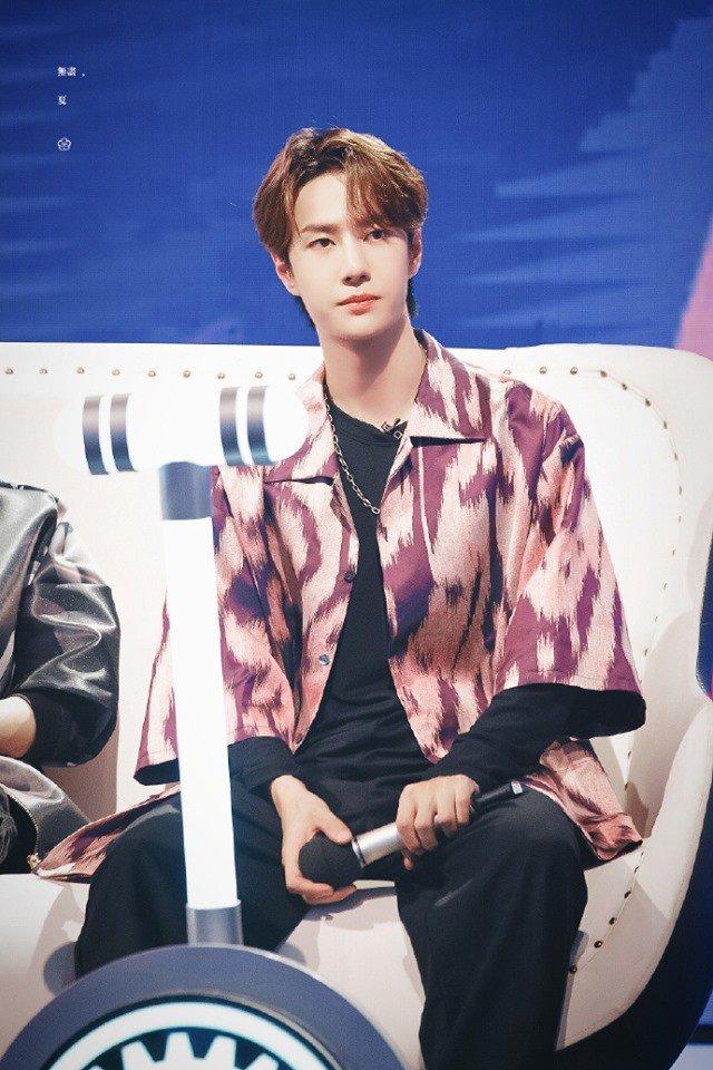 Fan phát hoảng, phản đối khi hay tin Vương Nhất Bác cùng bạn diễn 48 tuổi tạo nên mối tình chị em trong phim mới-6