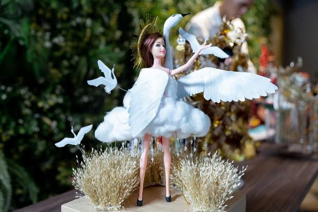 Lộ diện 3 quốc phục thi Miss Universe 2019 của Hoàng Thùy: Khán giả ủng hộ Cafe phin sữa đá-5