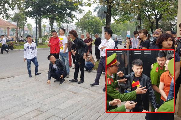 Khá Bảnh gây bức xúc khi bình thản tươi cười vẫy tay chào người thân: Không sao, tôi đi 10 năm cần gì đâu-7