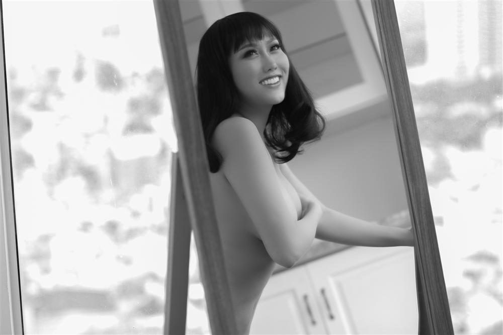 Phi Thanh Vân tung ảnh bán khỏa thân nhưng bị nghi photoshop bóp eo đến nát hình-3