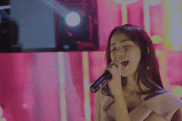 Hết cover chùa nhạc, Hương Ly lại bị nghệ sĩ nước ngoài tố ăn cắp hiệu ứng đồ họa?-5