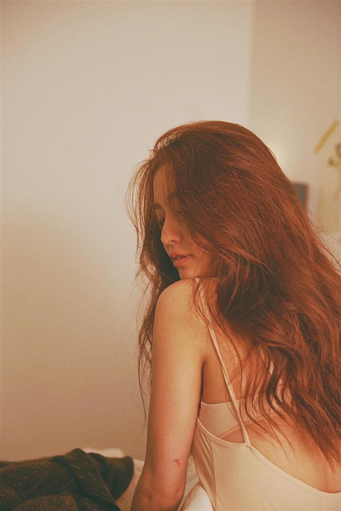 Pha tạo dáng phản cảm để đời và những lần lộ nội y kém duyên của Bích Phương-3