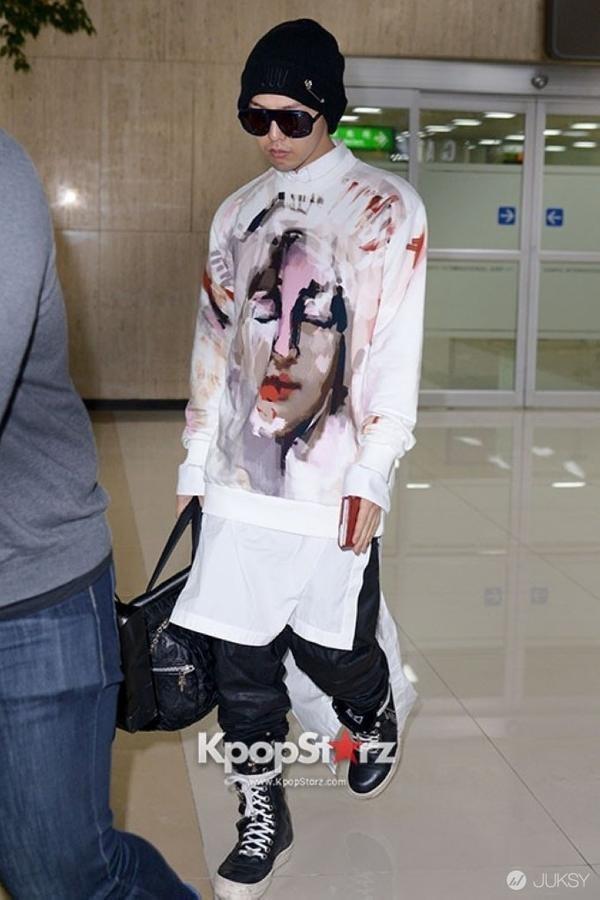 G-Dragon luôn được khen dù mặc váy dài hay quần áo khó hiểu-4