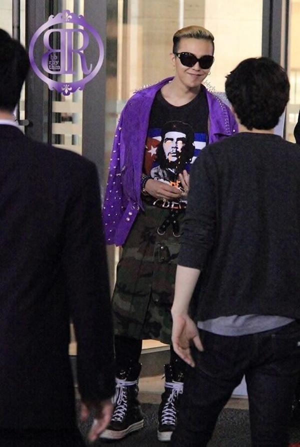 G-Dragon luôn được khen dù mặc váy dài hay quần áo khó hiểu-5