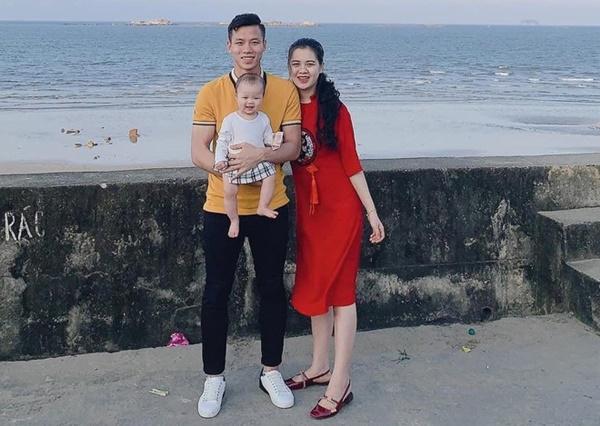 Hội cầu thủ hay khoe ảnh tình cảm bên vợ, bạn gái-7