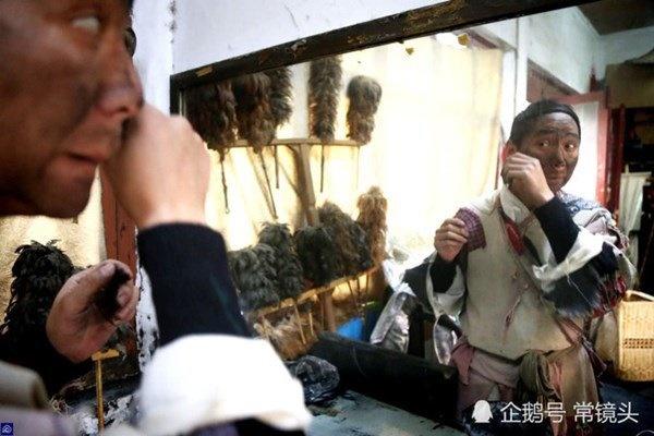 Giả làm ăn xin suốt 8 năm, trai đẹp cưới vợ xinh, tậu nhà hoành tráng-4