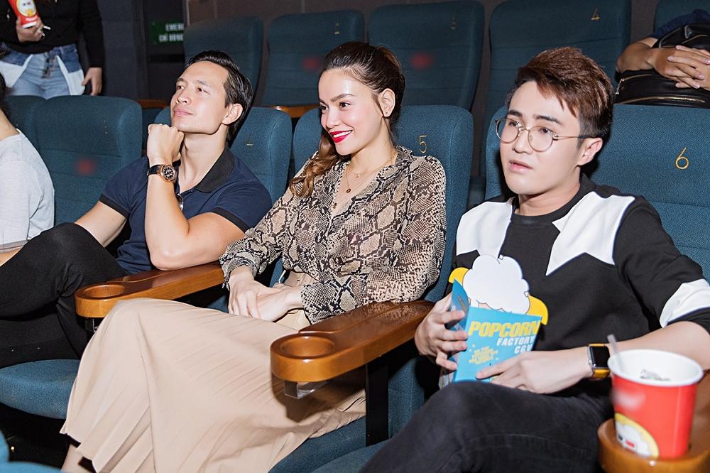 Hồ Ngọc Hà và Kim Lý tay trong tay đi xem phim lúc nửa đêm-4