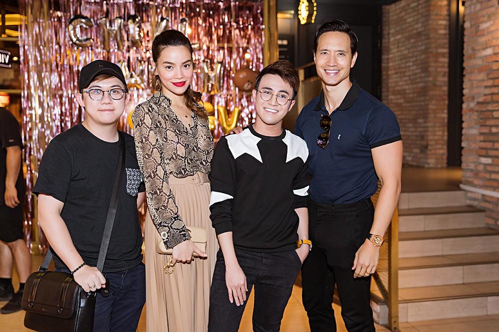 Hồ Ngọc Hà và Kim Lý tay trong tay đi xem phim lúc nửa đêm-6