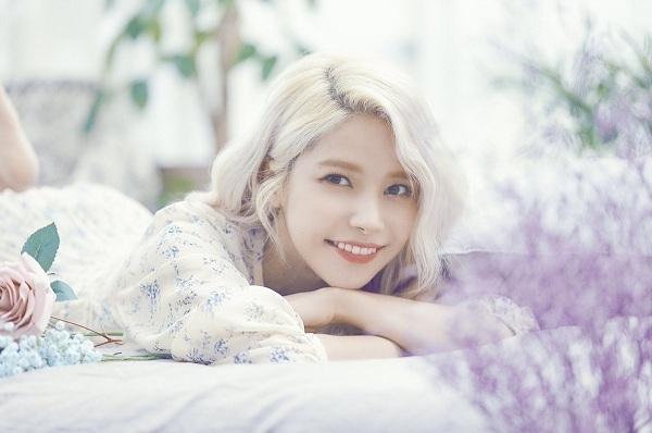 Solar (Mamamoo): Tên thật của Solar là Kim YongSun. Vì cô nàng tên là Sun (mặt trời) nên nữ idol hy vọng mình luôn tràn đầy sức sống như năng lượng mặt trời (Solar), đồng thời nghệ danh của cô cũng là từ ghép của hai nốt nhạc - sol và la.