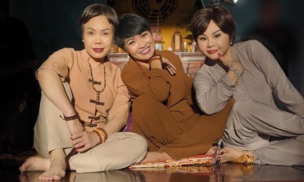 Kiểu từ thiện ngược đời của Việt Hương trong phim ma Huỳnh Lập-1