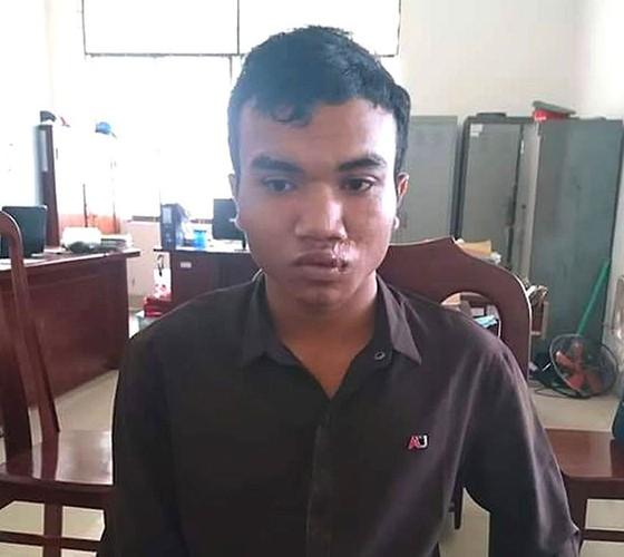 Sốc: Để cửa chờ chồng về, người phụ nữ đang ngủ bên 2 con bị gã trộm 9x vào bắt gà, hiếp dâm luôn chủ nhà-1