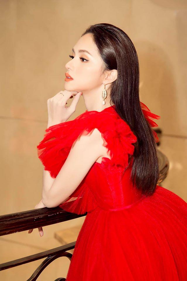 Một chiếc váy có tới chục lần đụng hàng từ Á đến Âu: Người mặc đẹp nhất không ai qua nổi Hương Giang-4